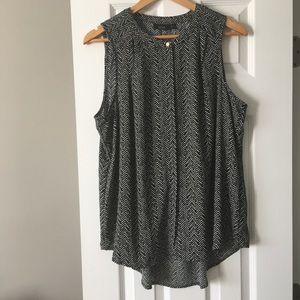 Black & white chevron sleeveless blouse